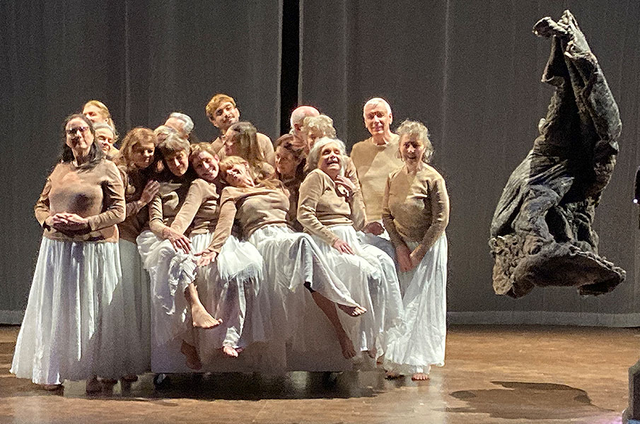 Stadttheater Fürth Produktion der Bürgerbühne Tanzperformance "Resonanzkörper" Ein Brückenschlag zwischen Kunst, Körper, Raum und Video Uraufführung: Fr 16. Januar 2026, 19.00 Uhr